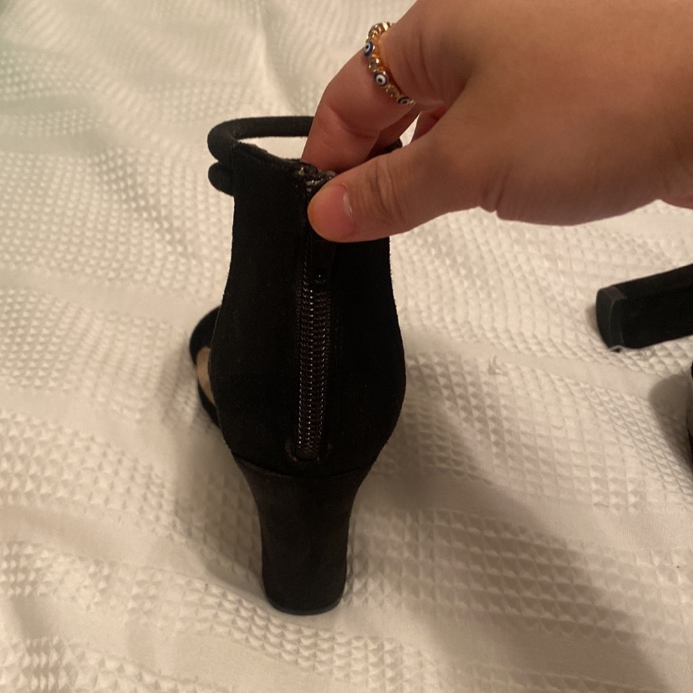 Heels - Picture 3 of 6